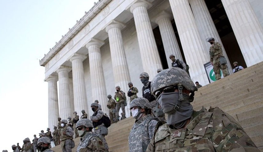هشدار مقامات نظامی برای وقوع کودتا و جنگ داخلی در آمریکا