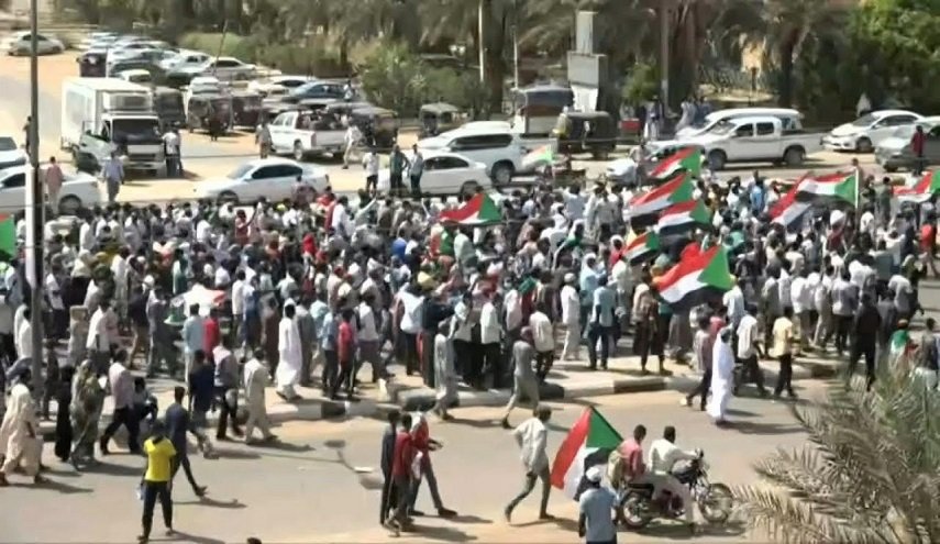 السودان.. اليوم أكبر الاحتجاجات الشعبية الغاضبة ضد 'حكم العكسر'