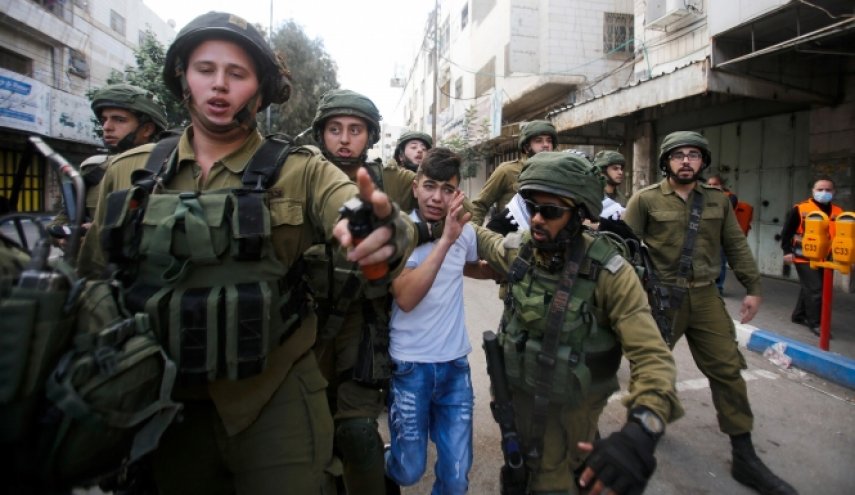 قوات الاحتلال تعتقل 3 أطفال وأحد حراس الأقصى
