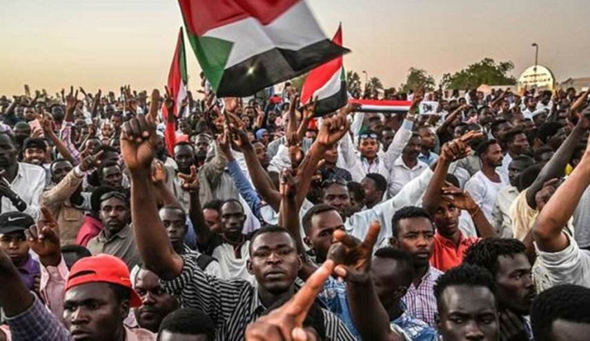 السودان: انتشار أمني كثيف وإغلاق طرق بالخرطوم قبيل مظاهرات جديدة