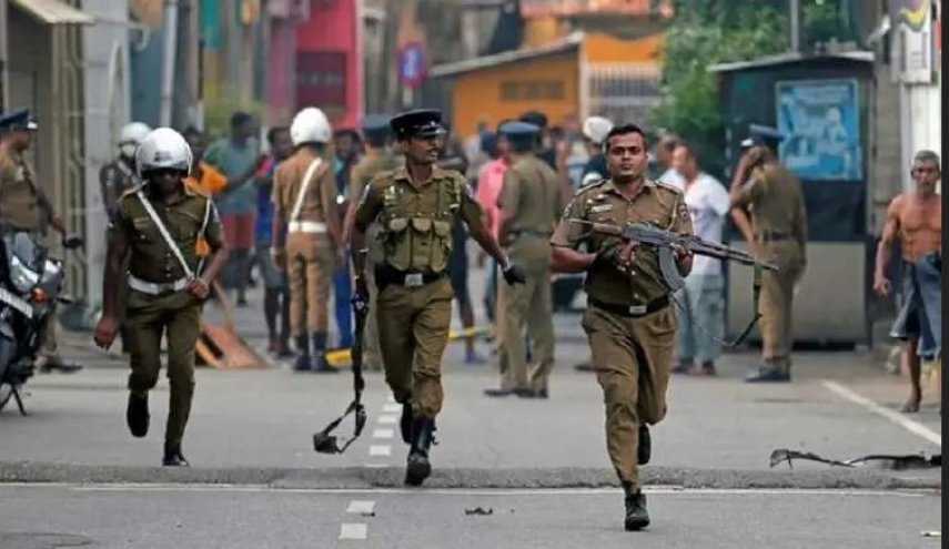سريلانكا.. شرطي يقتل 4 من زملائه ويصيب 3 آخرين