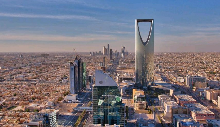 السعودية تنفي خبر إرجاء إطلاق استراتيجية الرياض 2030 وتتخذ إجراء تأديبيا ضد مسؤول كبير