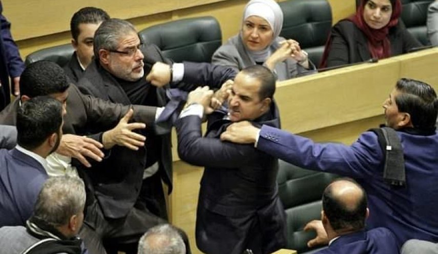 درگیری در پارلمان اردن همزمان با مطرح شدن مباحث مرتبط با اصلاحات