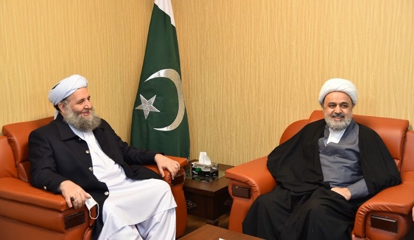 أمين مجمع التقريب يبحث مع وزير الشؤون الدينية الباكستاني القضايا الثنائية