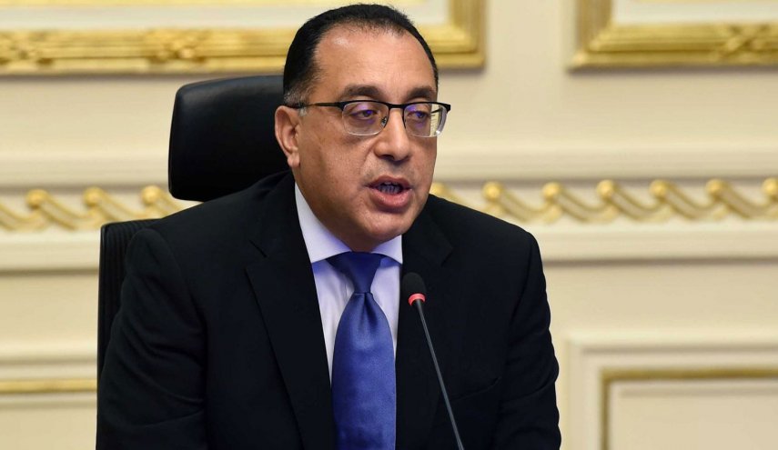 رئيس وزراء مصر يصدق على حبس برلماني سابق و4 صحفيين