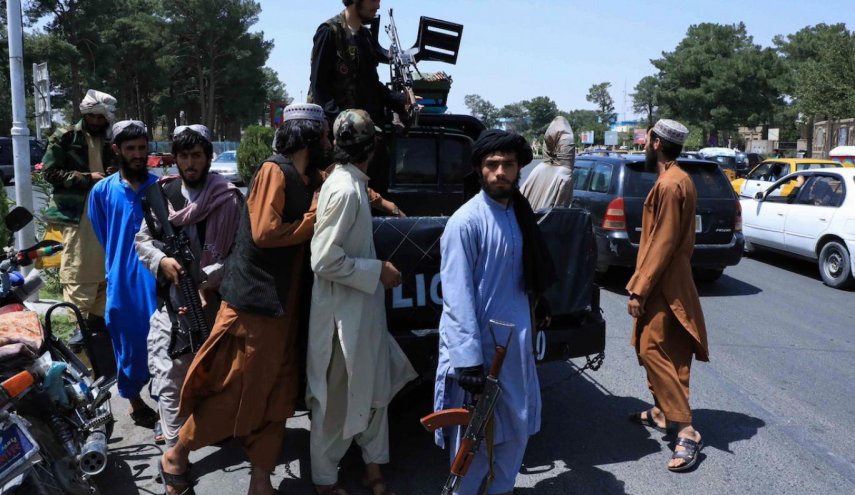 طالبان توصي سائقي الحافلات بالتوقف عن السير لتأدية الصلاة