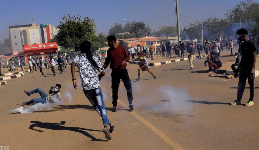 أنباء عن سقوط قتلى وعشرات المصابين في تجدد احتجاجات السودان
