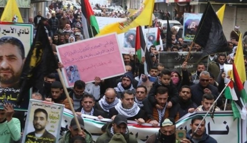 تظاهرات فلسطینیان در کرانه باختری به نشانه همبستگی با اسرا