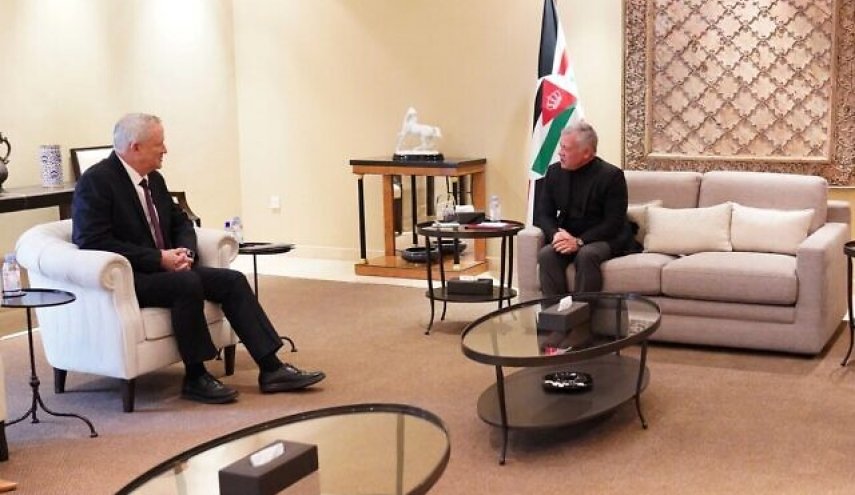 ماذا دار بين وزير الحرب الاسرائيلي والملك الأردني؟