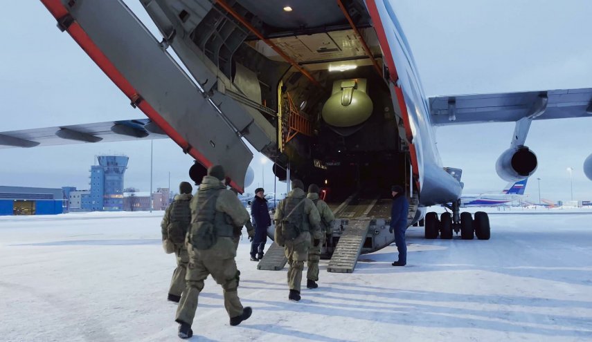 الدفاع الروسية تعلن استمرار نقل قوات حفظ السلام إلى كازاخستان