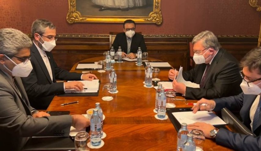 رایزنی هیأت‌های مذاکره کننده ایران و روسیه در وین
