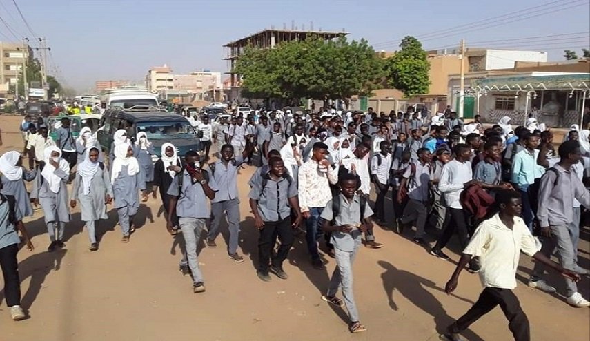 السودان..تظاهرات طلابية تنديدا بقتل 