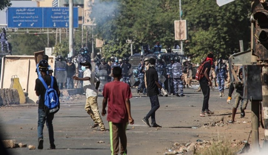 تأجيل مظاهرات بالخرطوم الى غد الخميس.. واستمرار تدخلات أمريكية في السودان