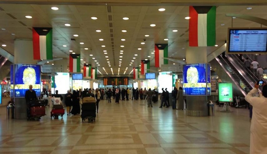 الكويت تستبعد إغلاق المطار والتعليم عن بعد
