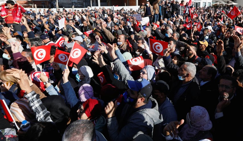 انتشار أمني كثيف في تونس تزامنا مع مظاهرات في ذكرى 14 يناير