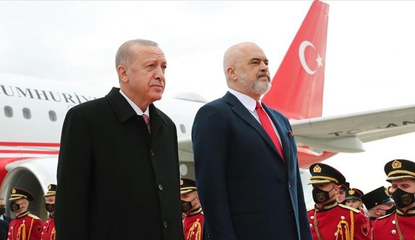 أردوغان يصل ألبانيا في زيارة رسمية 