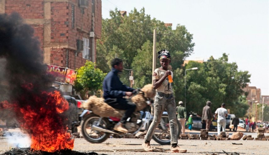 العصيان في السودان مقابل القمع والخرطوم تنتظر الوساطات
