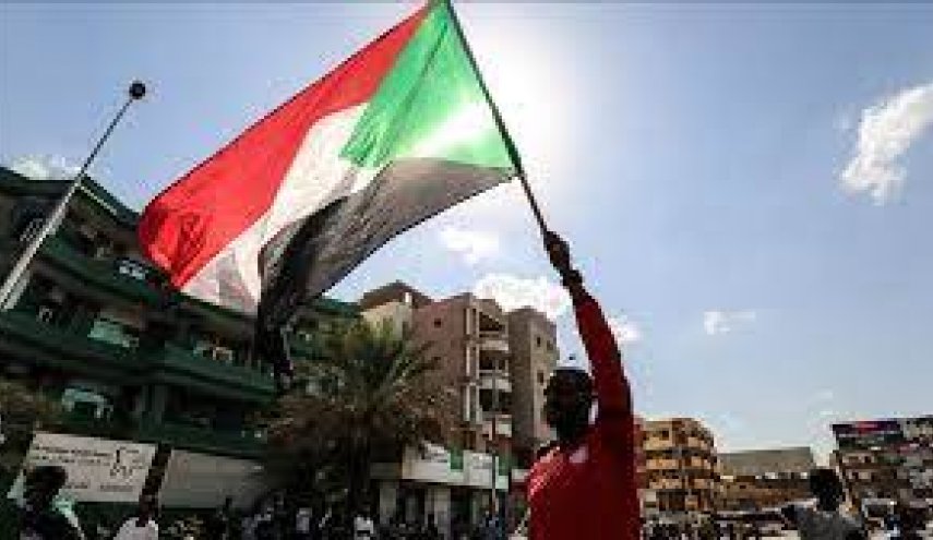 یک معترض سودانی به ضرب گلوله نیروهای امنیتی کشته شد
