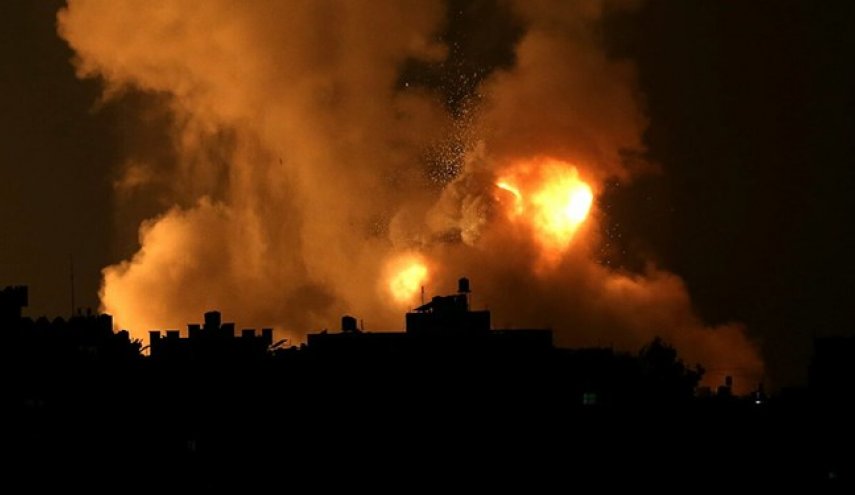 جنگنده‌های سعودی پایتخت یمن را بمباران کردند
