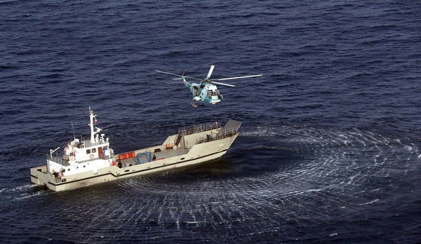 شاهد بالصور..مناورة حزام الأمن البحري تتدرب على مواجهة الفراصنة واطلاق سراح الرهائن