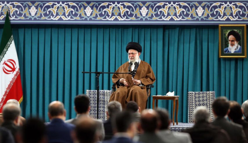 قائد الثورة الاسلامية: التنویر يعتبر من اهم مفاهيم الجهاد