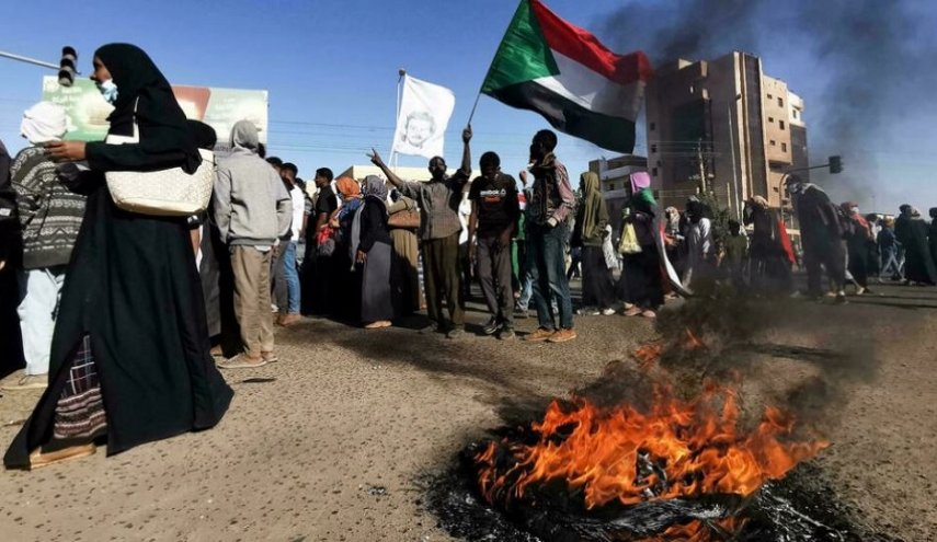 تظاهرات لآلاف السودانيين المناهضين للإنقلاب العسكري