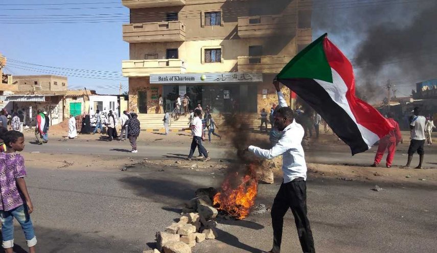 واشنطن تحذر من عواقب العنف ضد المتظاهرين في السودان