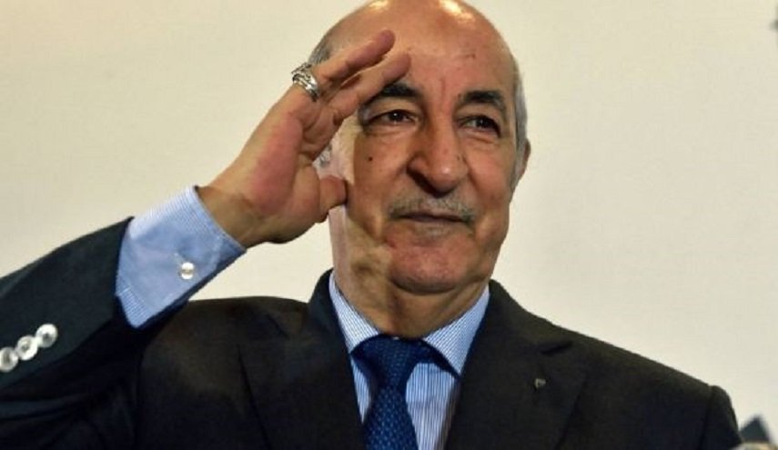 الرئيس الجزائري يختتم زيارته إلى مصر
