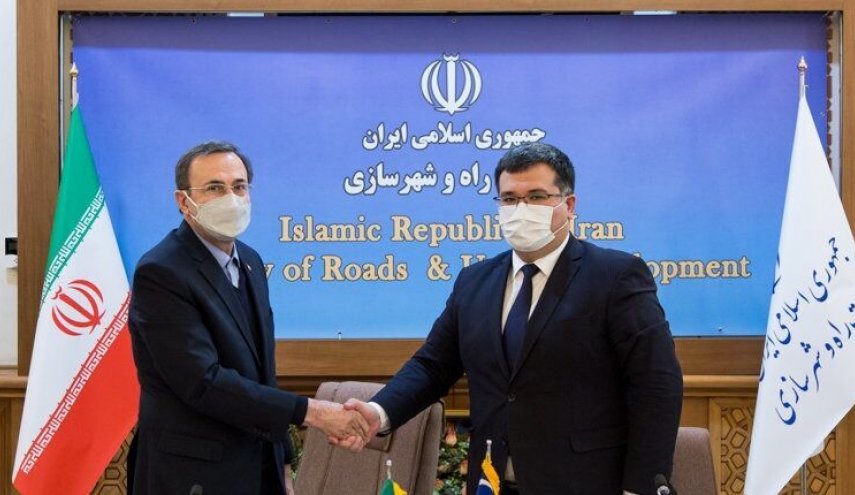 إيران وأوزبكستان تعلنان استعدادهما لتطوير التعاون في مجال النقل والترانزيت
