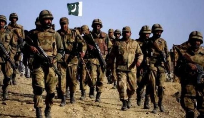 باكستان.. مقتل 10 جنود بهجوم مسلح

