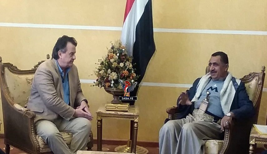 وزير النفط اليمني يبحث تداعيات احتجاز سفن الوقود مع منسق الأمم المتحدة
