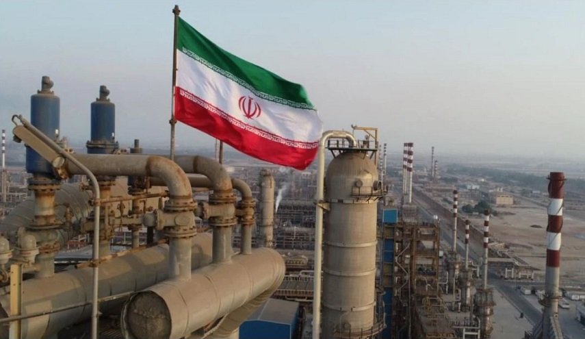 نمو 40% بمبيعات النفط الإيراني والإيرادات تجري بيسر 