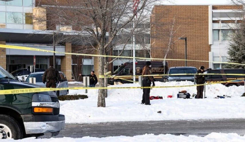 دانش‌آموز آمریکایی بر اثر تیراندازی در مقابل مدرسه کشته شد