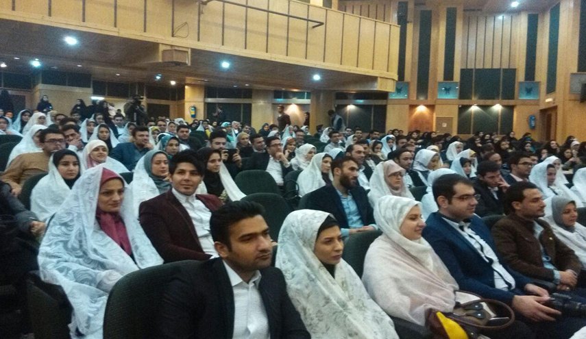  إقامة حفل زفاف جماعي للطلاب في همدان غرب ايران 