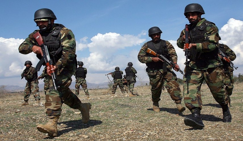 مقتل جندي باكستاني و5 من عناصر 