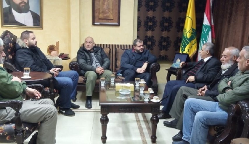 حزب الله وجبهة التحرير بيحثان أوضاع المخيمات الفلسطينية في صيدا