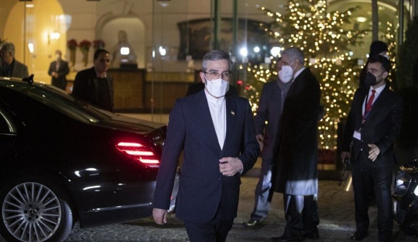 لمواصلة المفاوضات؛ باقري یغادر طهران متوجها الى فيينا