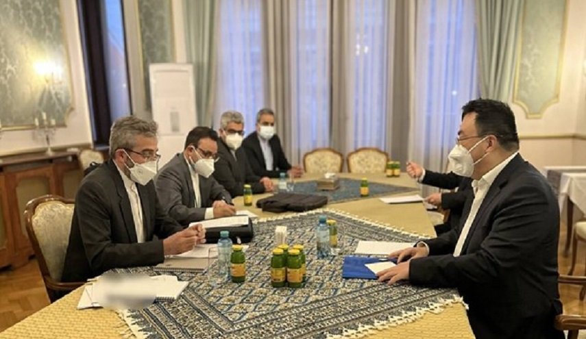 الوفد الإيراني يجتمع بالوفدين الصيني والروسي في فيينا