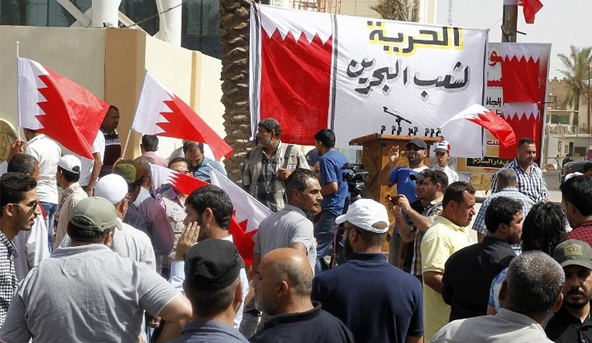 البحرينيون يواصلون فعالياتهم وتظاهراتهم احياء للذكرى 11 لانطلاق ثورتهم