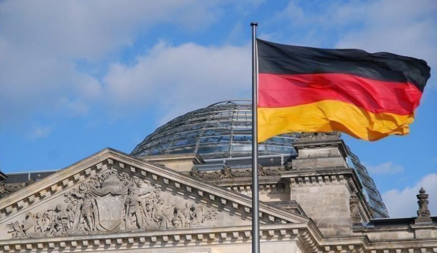 الخارجية الألمانية توصي رعاياها بمغادرة أوكرانيا