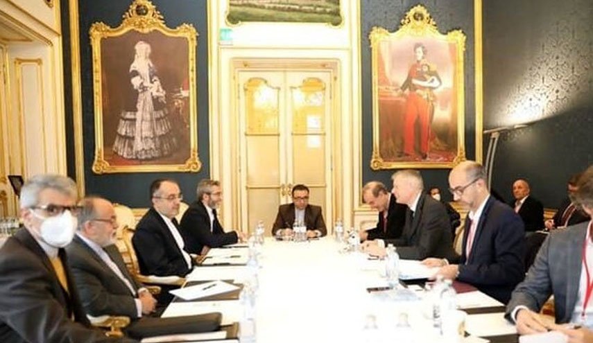هیأت‌های مذاکره کننده ایران و اتحادیه اروپا دیدار کردند