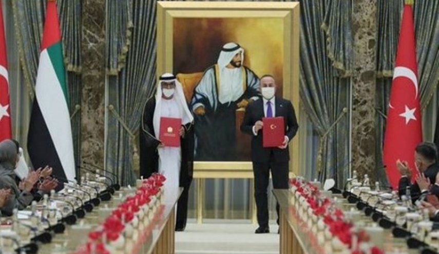 اردوغان در ابوظبی ۱۳ سند همکاری امضا کرد