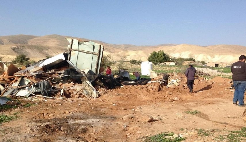الاحتلال يهدم أربعة مساكن في قرية شعب البطم في الضفة ويشرد 40 فرداً