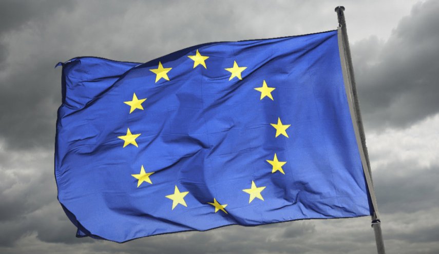 الاتحاد الأوروبي يعقد قمة استثنائية غدا لبحث الأزمة الأوكرانية 