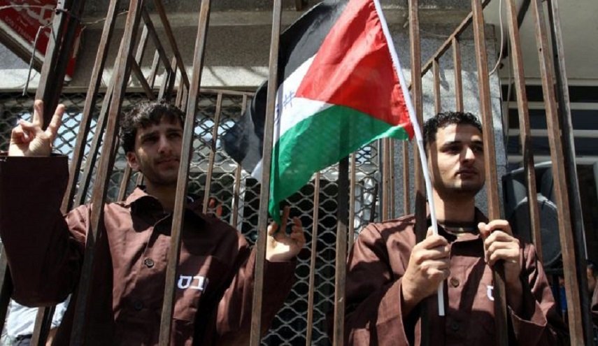 الأسرى الفلسطينيون يواصلون انتفاضتهم ويدعون الى النفير والمؤازرة