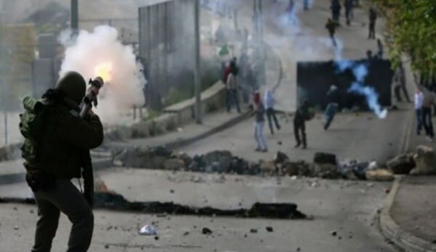 مواجهات عنيفة بين فلسطينيين وجنود الاحتلال في الضفة الغربية