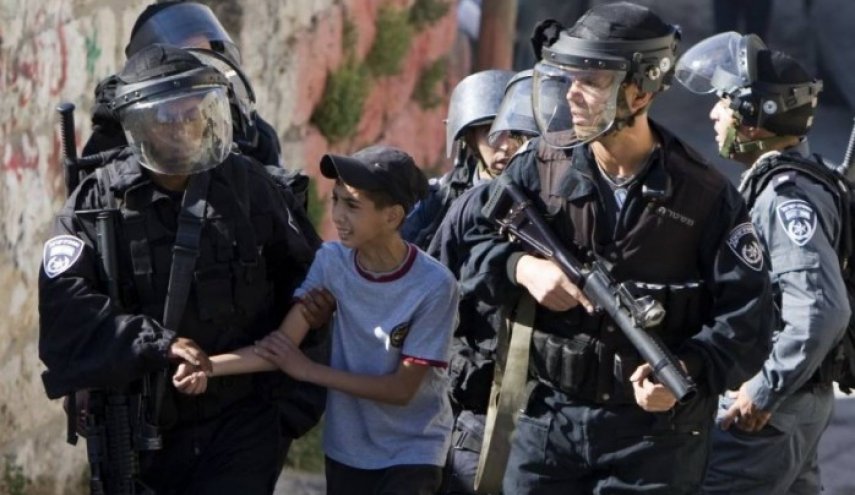 جنين...الاحتلال يعتقل طفلين ويصيب العشرات بالاختناق في يعبد