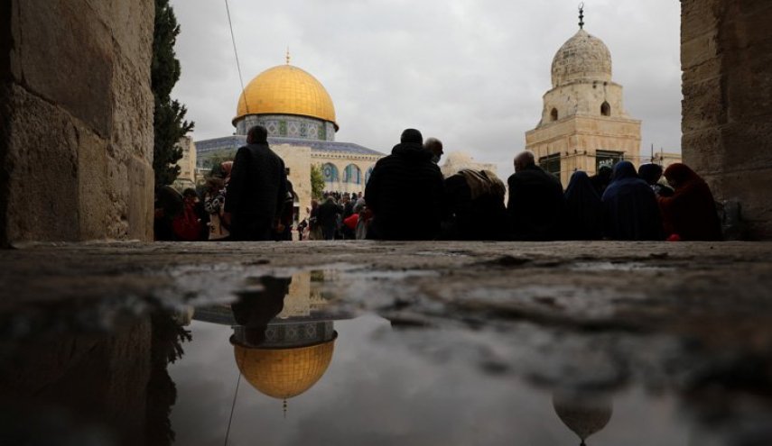 مفتي القدس يطلع منسق الأمم المتحدة على اعتداءات الاحتلال