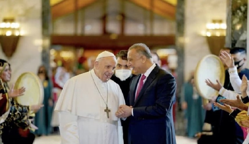 الكاظمي: زيارة البابا إعادة تذكير بحقائق الوئام الاجتماعي في العراق
