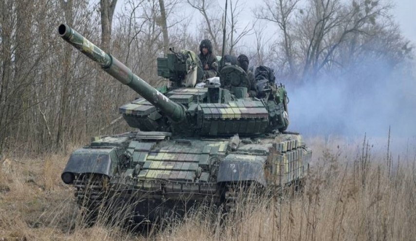 أوكرانيا تطلب من واشنطن طائرات وأنظمة دفاع جوي